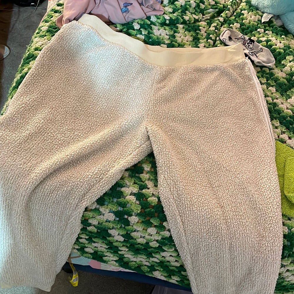These are some sleeping pants i’m selling